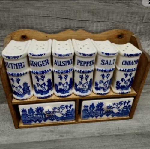 Vintage, Rare, Japan, 9-pc Blue Willow Shaker Set with Wooden Rack - Picture 6 of 10