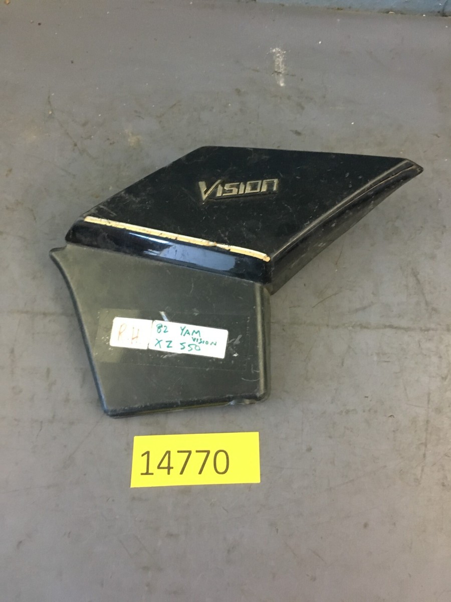 OE 1982 82 Yamaha Vision 550 XJ550 XJ550RJ right Side Cover panel