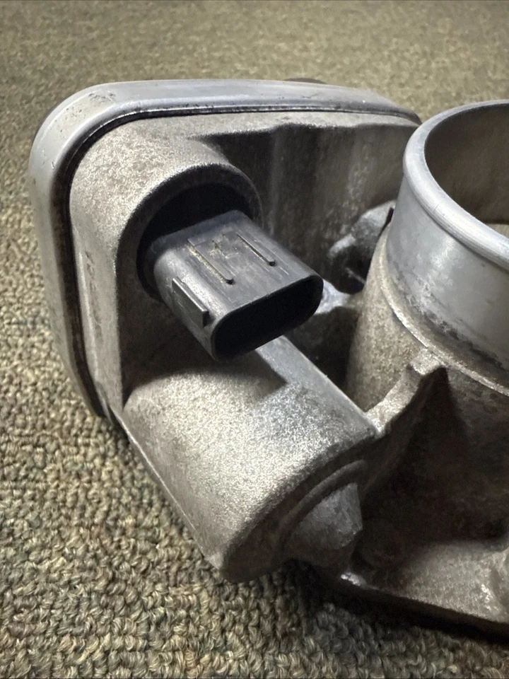 Carrocería del acelerador V6 3,0 L 6E5E-9F991-AD fabricante de equipos originales Ford Fusion Mercury Milan 06-09 Foto 4 de 4