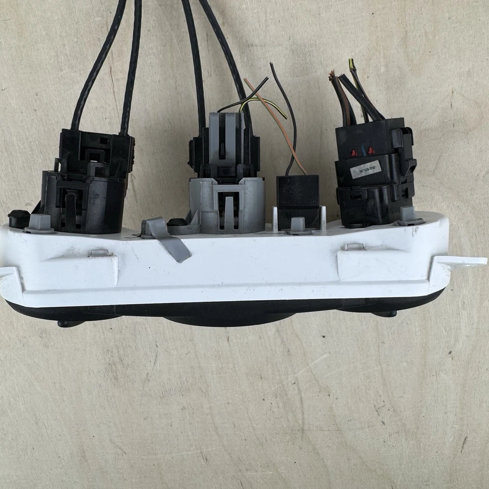 2000-2007 Ford Focus A/C Heater Climate Control Unit W/ Cables & Actuators OEM - Image 4 of 4