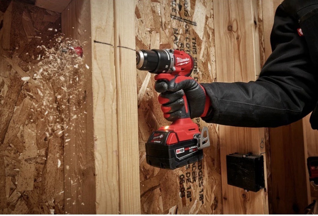 Milwaukee M18 Compact Brushless Hammer Drill/Driver 1/2 in All-Metal Chuck