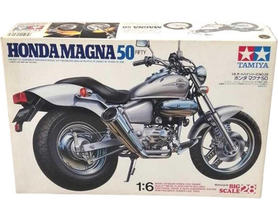 TAMIYA Honda Magna 50 1/6 Big Scale Motorcycle Model Kit No.28 From JPN