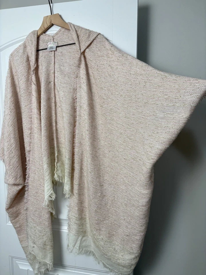Free People OS Hooded Fringe Poncho Boho Pink and Cream Wrap Cardigan Foto 4 de 4
