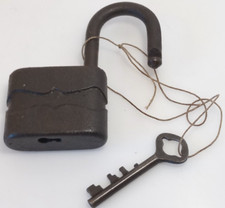 ANTIC0  LUCCHETTO CON CHIAVE  IN METALLO - D'EPOCA - USATO