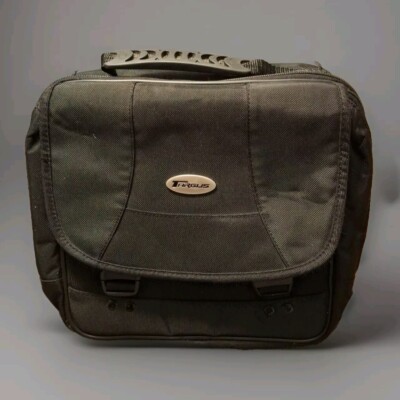 Targus Portable DVD Holder CD Pockets Padding For Protection Handle For Carrying