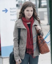 ANNA KENDRICK signed autograph 20x25cm 50/50 in person autograph COA