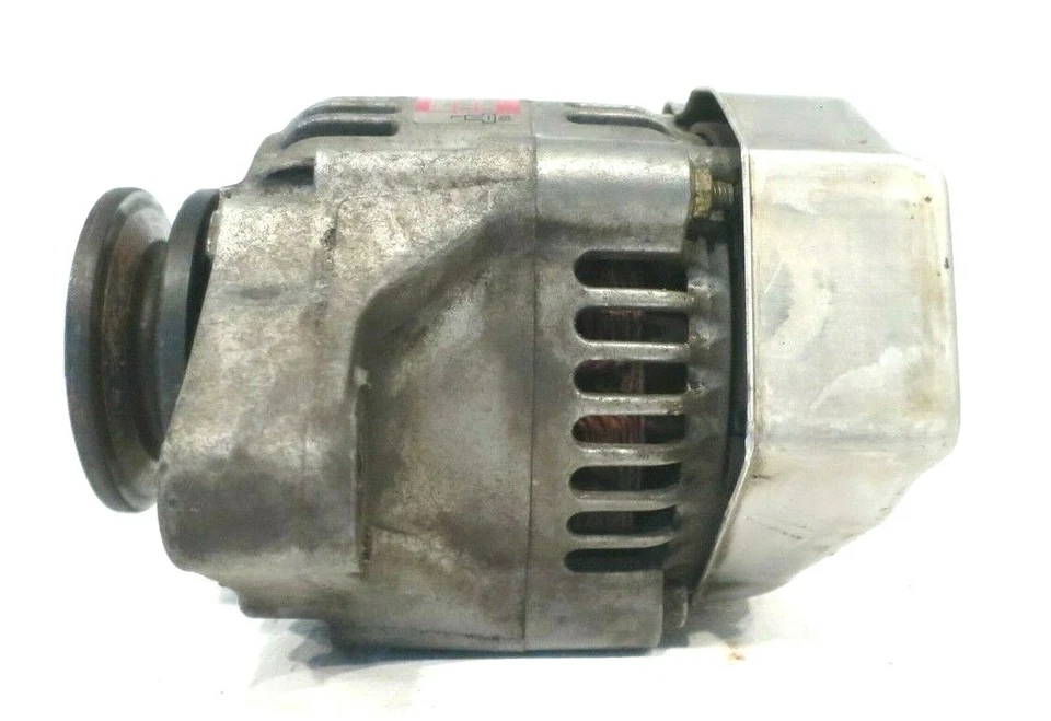 原始设备制造商久保田 3 CYLINDER DIESEL ALTERNATOR 1667864012 适合 D902-EB-Moridge-1 发动机 — 第 2/4 张图片