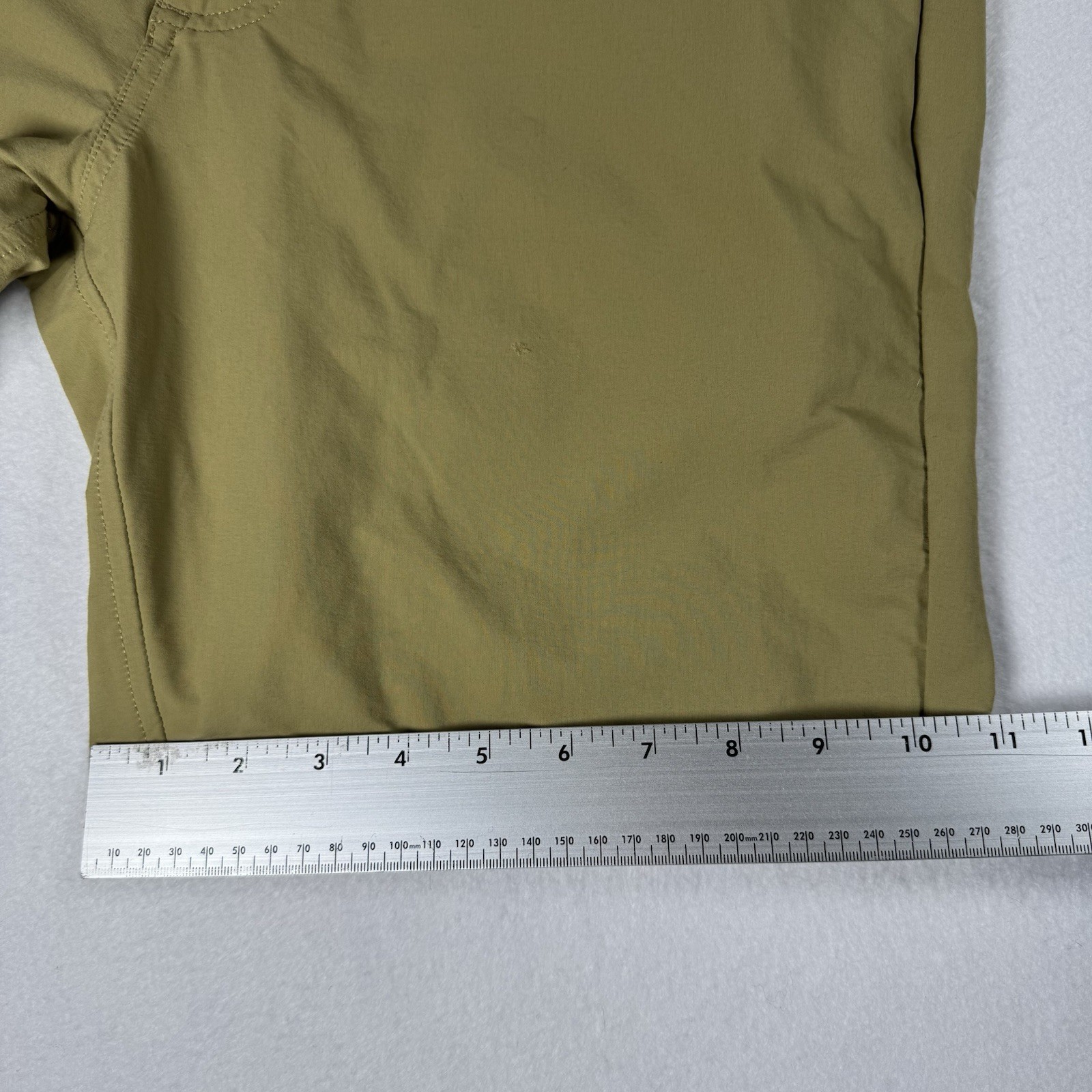 Patagonia Men’s 33 Quandary Hiking Shorts Tan 8” Inseam thumbnail 12