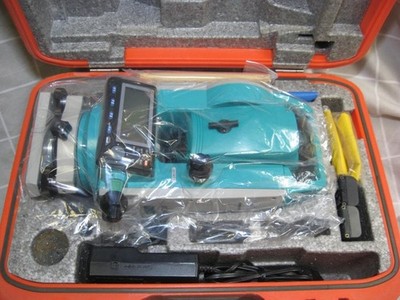 SOKKIA SET610S Total Station Surveying Instrument w/ Case Batterie