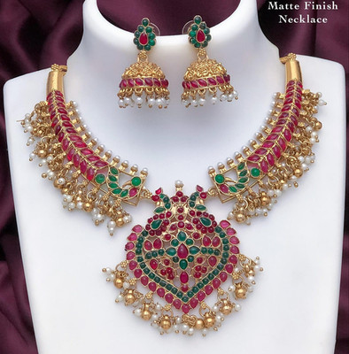 Artificial Intricate Design Kemp Stone Pearl beads short necklace Set