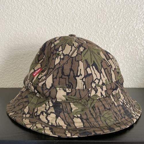 Supreme x Lev'si woodland camo bucket 