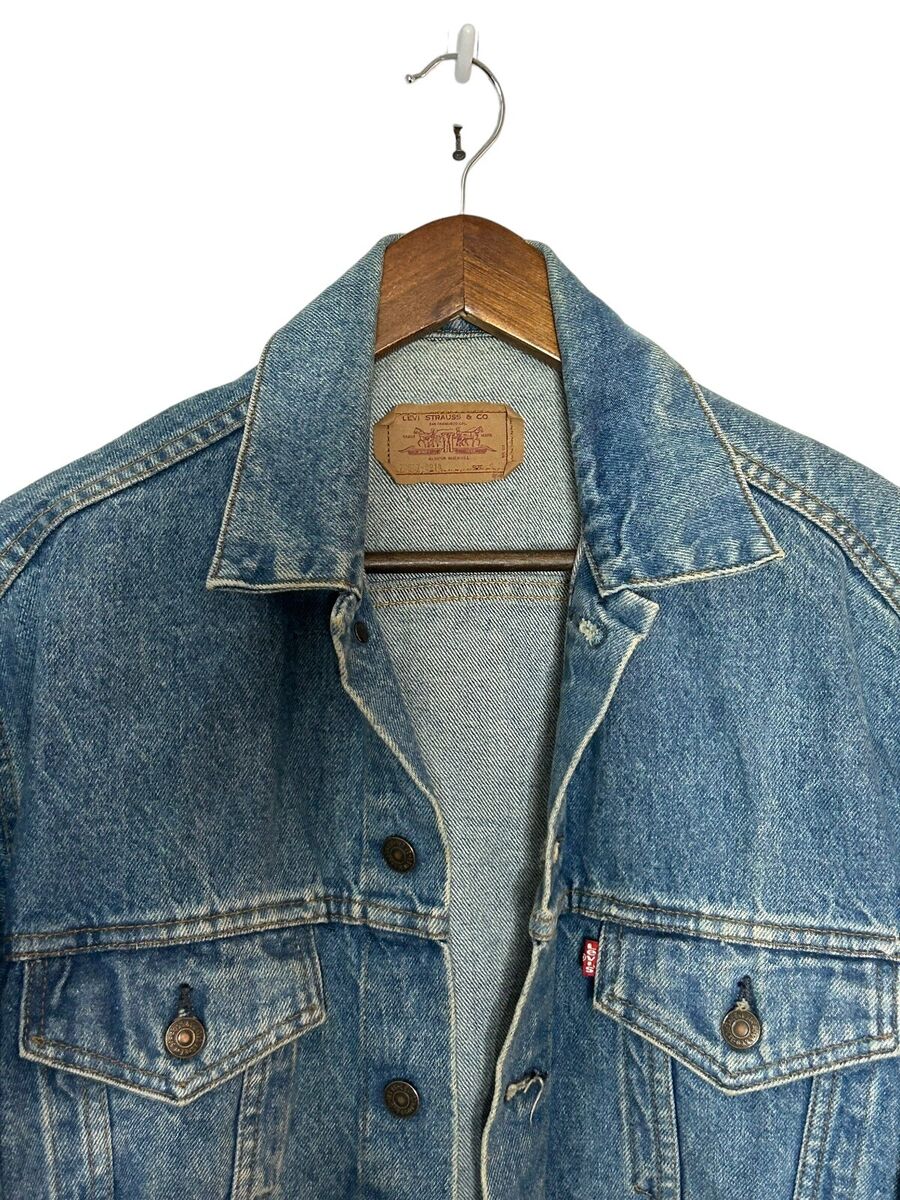 Classic Vintage Men's Levi's Denim Jean Jacket 70597-0214 Classic Vintage Men's Levi's Denim Jean Jacket 70597-0214