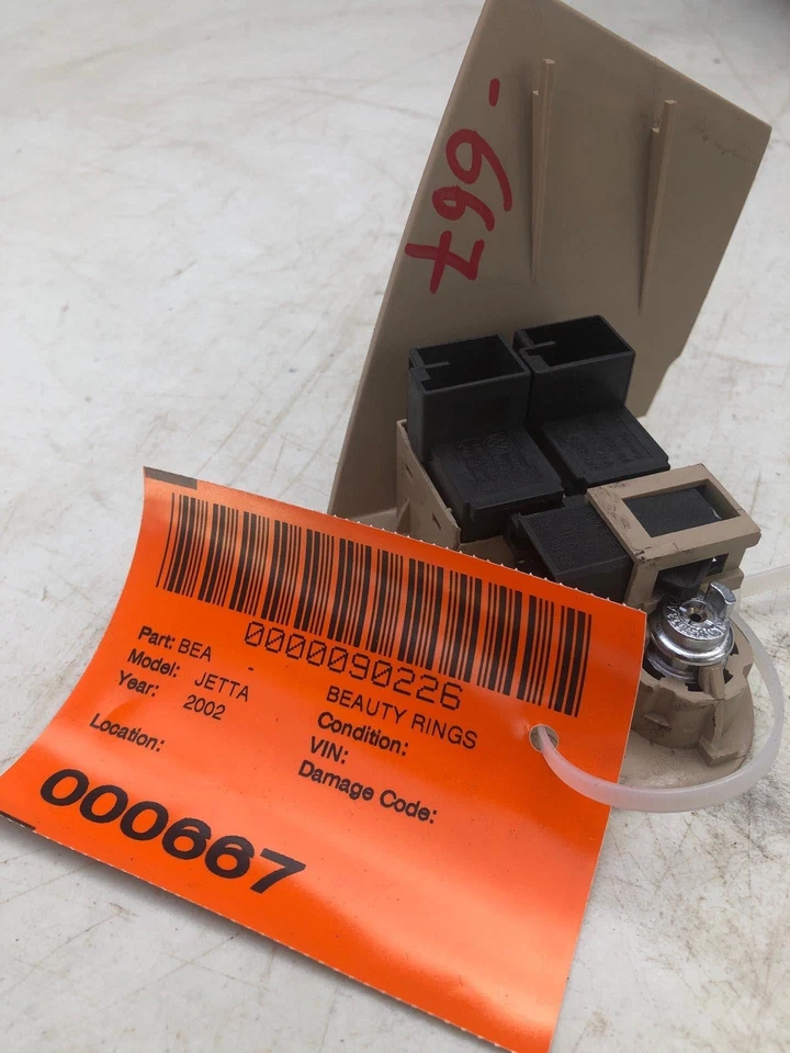 Volkswagen Jetta GLS 2002 sedán maletero tanque de gasolina puerta control de liberación tablero montado Foto 2 de 4