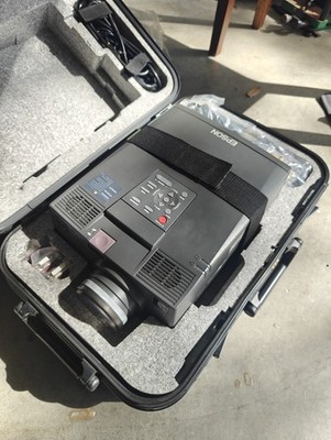 Epson PowerLite 5000XB ELP-5100 LCD Projector w/ Hard Travel Case & All Cables