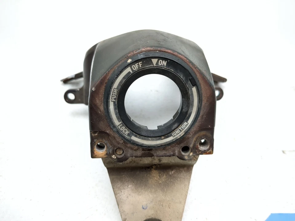 09-20 Yamaha Vmax 1700 VMX17 Ignition Switch Cover 2S3-2835N- - Image 4 of 4