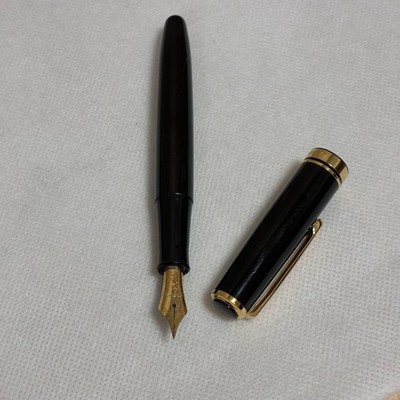 PLATINUM Fountain Pen 3776 14K Fine Point Gold Nib Black Body Vintage