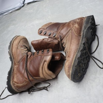 Danner Mens 10.5 Hiking Boots Brown 8