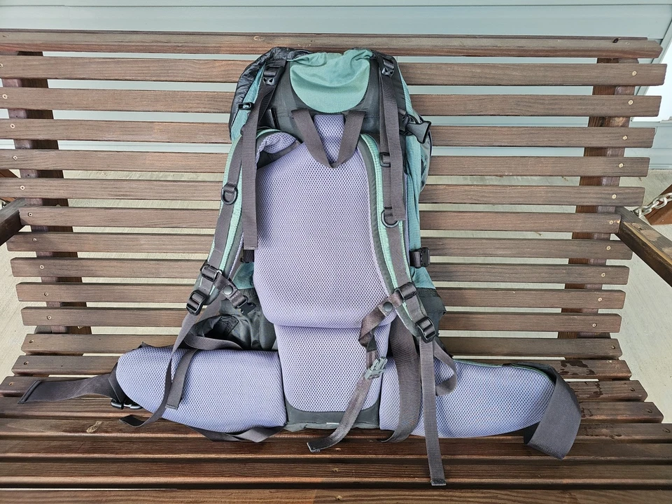 Mochila de Senderismo North Face con Crestone 60 Gris Geen Marco Interno Talla Pequeña Foto 2 de 4