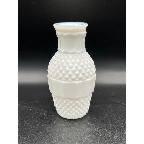 Vtg White Milk Glass Diamond Pattern Bud Vase Textured Small Cottagecore 4"