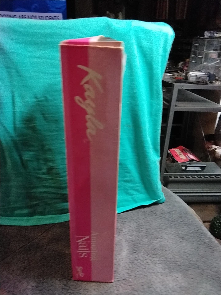 Muñeca Barbie Kayla 2001 Amazing Nails - nueva en caja Foto 4 de 4