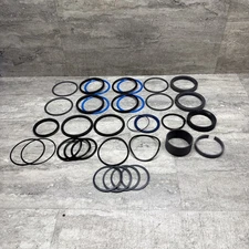 Gradall 8000-3139 80003139 Cylinder Seal Kit / Packing Kit, New
