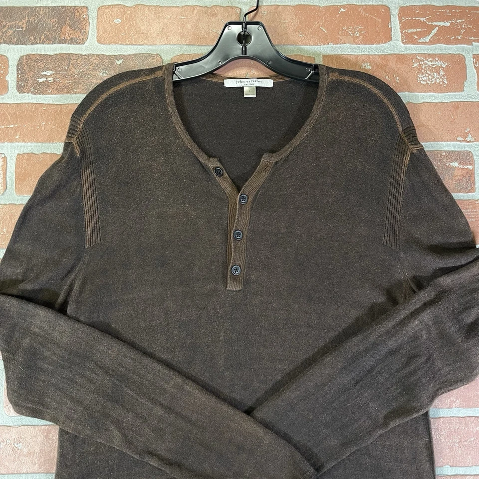 John Varvatos Artisan 70/30 mistura de seda cashmere manga longa Henley marrom masculino G - Imagem 2 de 4