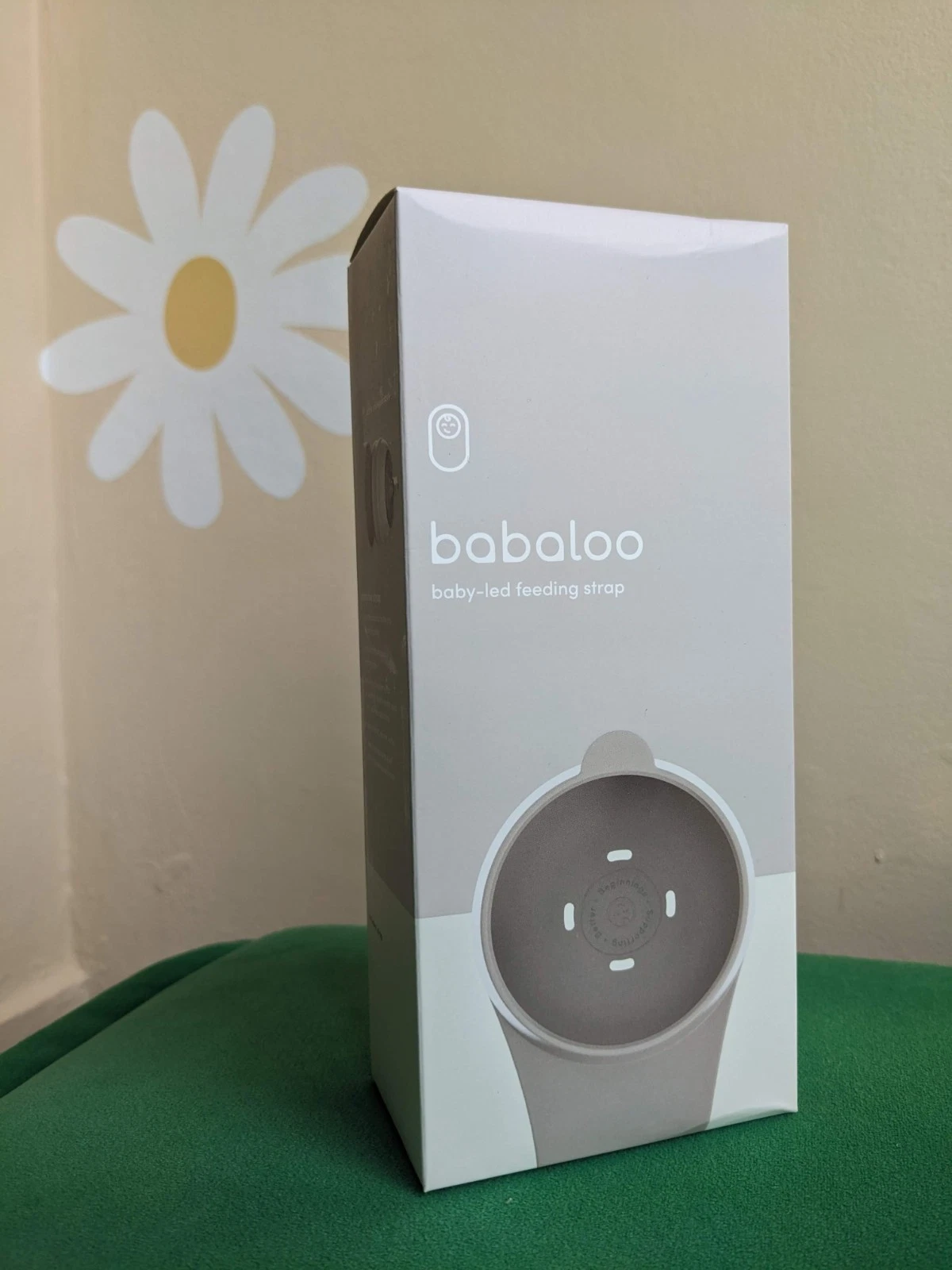 Babaloo Hands-free Feeding Strap (Creme Colour) (New / Sealed Box)
