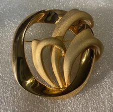 Gold Tone Brooch. Not Marked. (Tara?) 5th Avenue Collection?