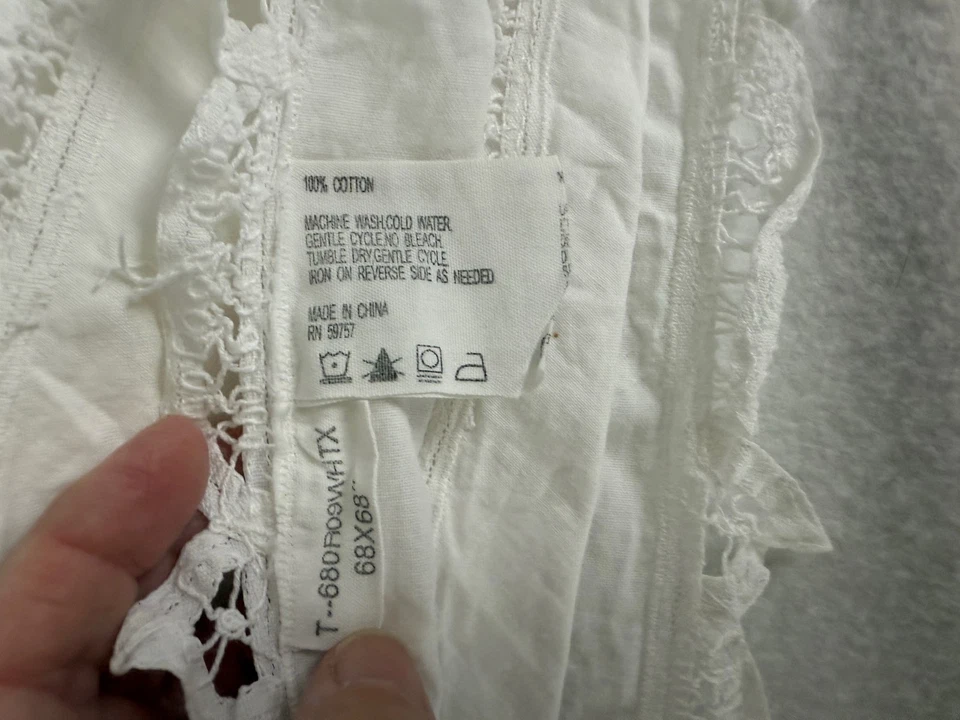 White cotton BATTENBURG lace embroidered tablecloth 66" ROUND - Image 3 of 3