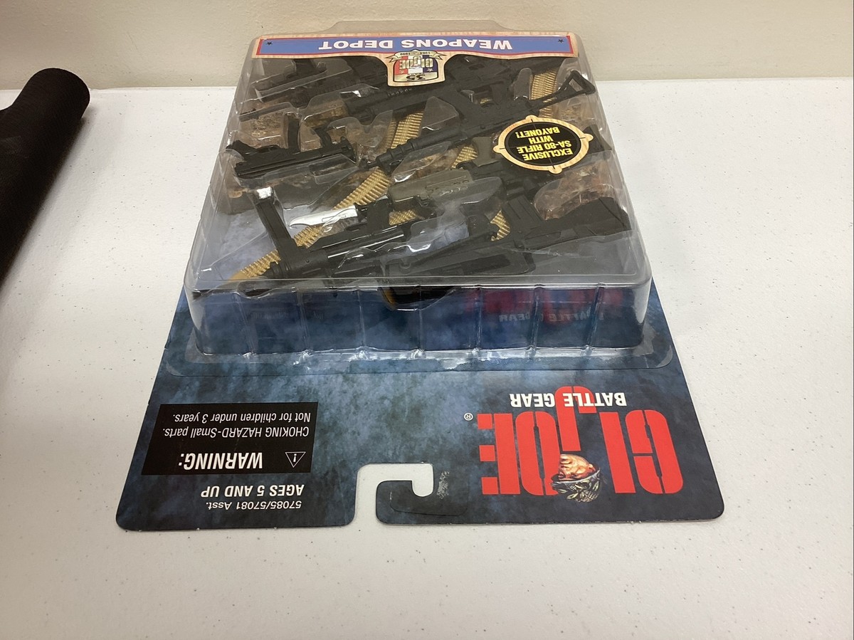 G.I Joe- BATTLE GEAR WEAPONS DEPOT 1:6 Accessory Kit #MS51874 | eBay