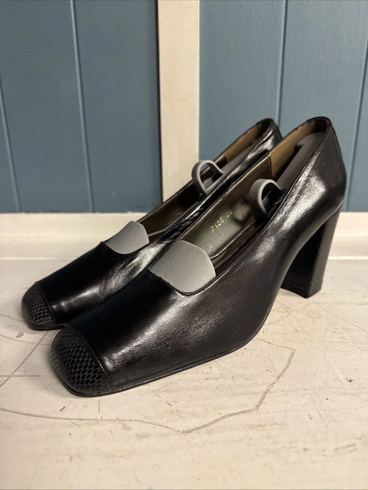 Tacones gruesos vintage Sacha Too de cuero negro con detalles de serpiente para mujer talla 8M” Foto 2 de 4