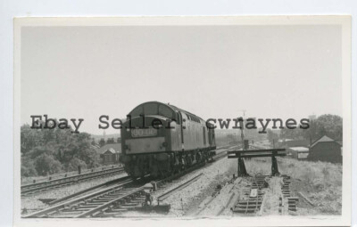 Eisenbahn Foto: Class 40 D371 Van Train at North Pole Junction 1966 - WR [L1171]