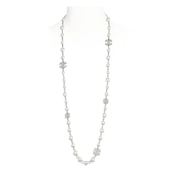 Nuevo con etiquetas 2017 Auténtico Collar Largo Chanel Clásico 5 CC Tono Plata Cristal Perla Foto 4 de 4