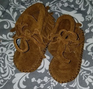 minnetonka crib booties