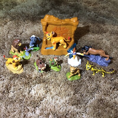 Disney The Lion Guard Kion's Toppling Rock Wall, Just Play & PVC Figure Lot King