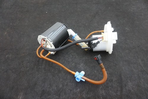 Left Driver Side Fuel Pump & Flange Assembly OEM 11K009CP McLaren 650S 2015 - Picture 2 of 5