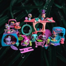 Littlest Pet Shop LPS Lot Of 10 With Accessories And Playset