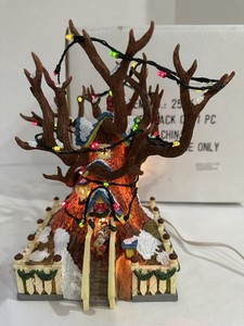 NIB Vintage Disney Chip and Dale Light Up Christmas Tree House Toon Town