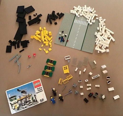 1978 LEGO Set #588 Police Headquarters  - Minifigs Blocks Road Manual