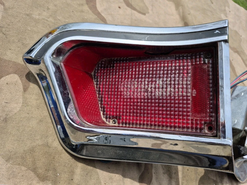 Pontiac Catalina Bonneville 1965 camioneta conjunto de luces traseras lentes OEM Foto 3 de 4