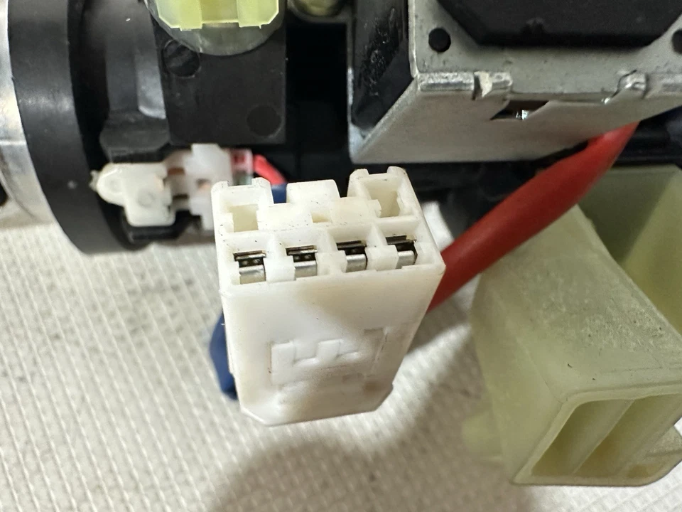 2015-2017 Hyundai Sonata Ignition Lock Switch With Key And Shroud OEM - Image 4 of 4