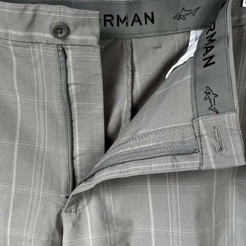Greg Norman Golf Shorts Mens Size 42 Gray Plaid Activewear Summer - Picture 3 of 10