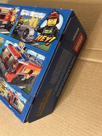 LEGO CITY: Airport Fire Truck (60061)-Brand New In Factory Sealed Box
