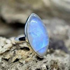 مقتنيات Rainbow Moonstone