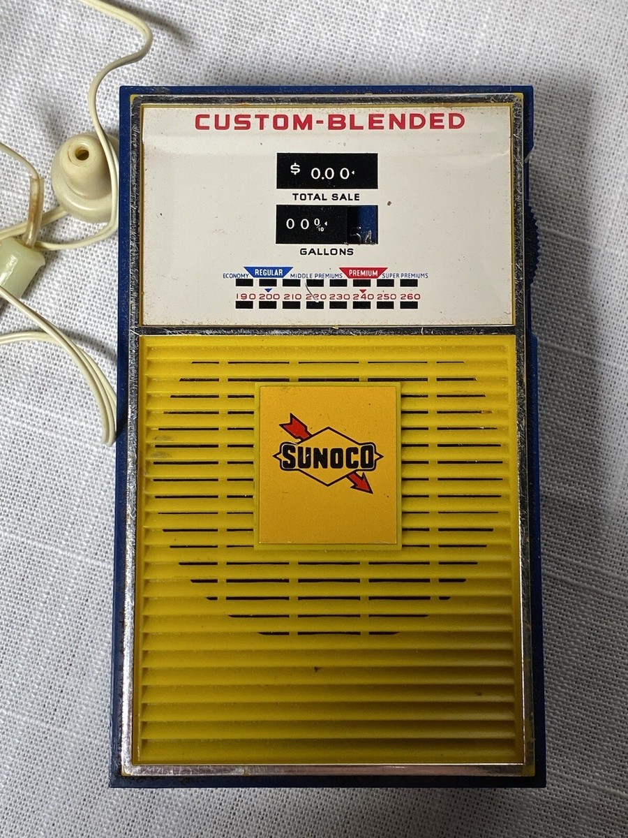VINTAGE SUNOCO OIL COMPANY GAS PUMP SIX TRANSISTOR AM RADIO VINTAGE SUNOCO OIL COMPANY GAS PUMP SIX TRANSISTOR AM RADIO