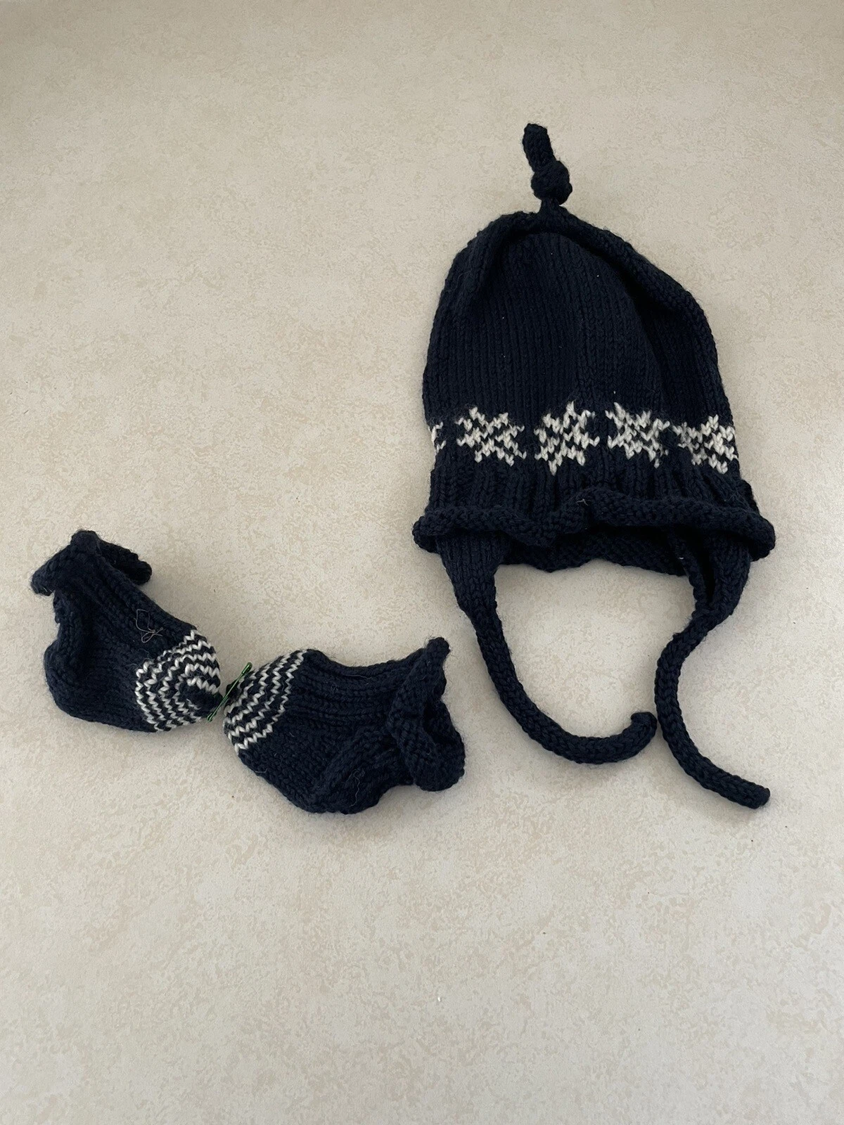 Hand Knit Baby Hat And Booties Set Blue With Snowflakes 0-3 Month