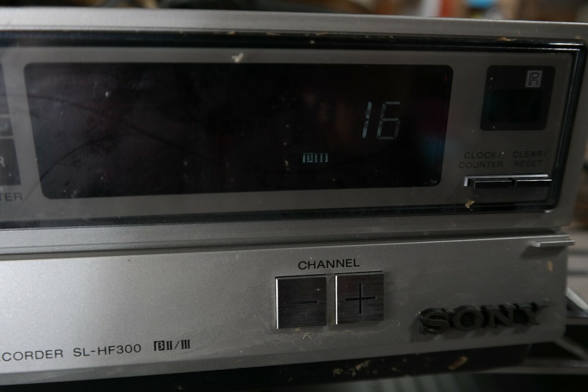 Vintage SONY BETAMAX SL-HF300 BETA HI-FI STEREO w/ Remote T5 Vintage SONY BETAMAX SL-HF300 BETA HI-FI STEREO w/ Remote T5
