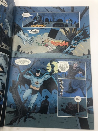 DC Comics Batman '66 #23 2015 - Picture 2 of 3