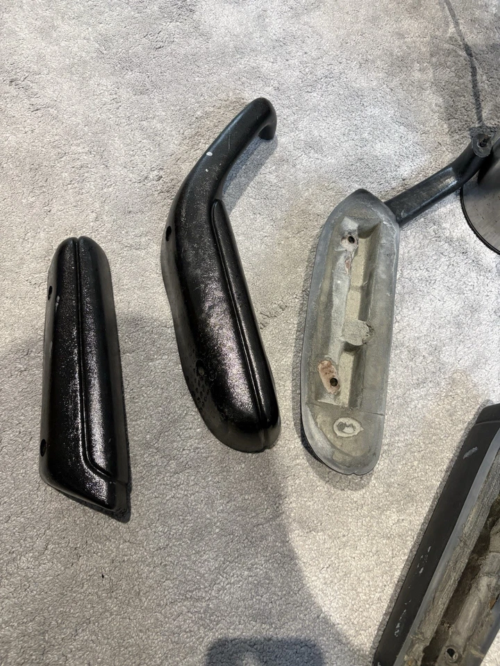 Ford Capri MK3 Armrest/doorhandles Set Of 4 - Image 4 of 4