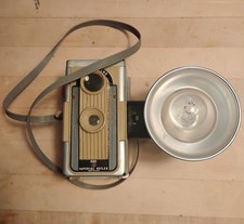 Imperial Reflex 620 Box Camera With Flash And Five Light Bulbs Vintage Untested